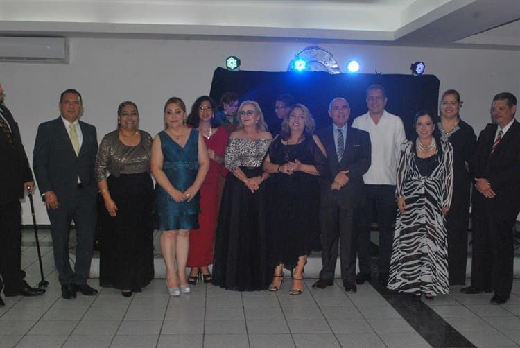 Integrantes del Colegio de Abogados de Veracruz disfrutan cena decembrina