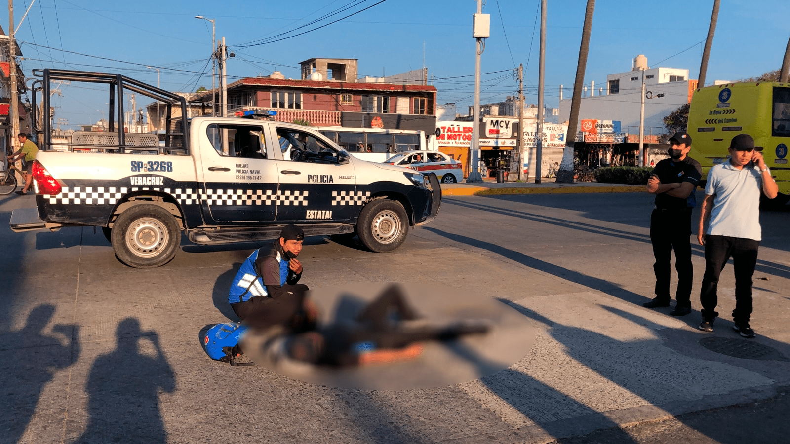 Camioneta atropella a motociclista sobre avenida en Veracruz(+Video)