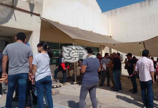 Saturan oficinas de Hacienda Coatzacoalcos para canje de placas