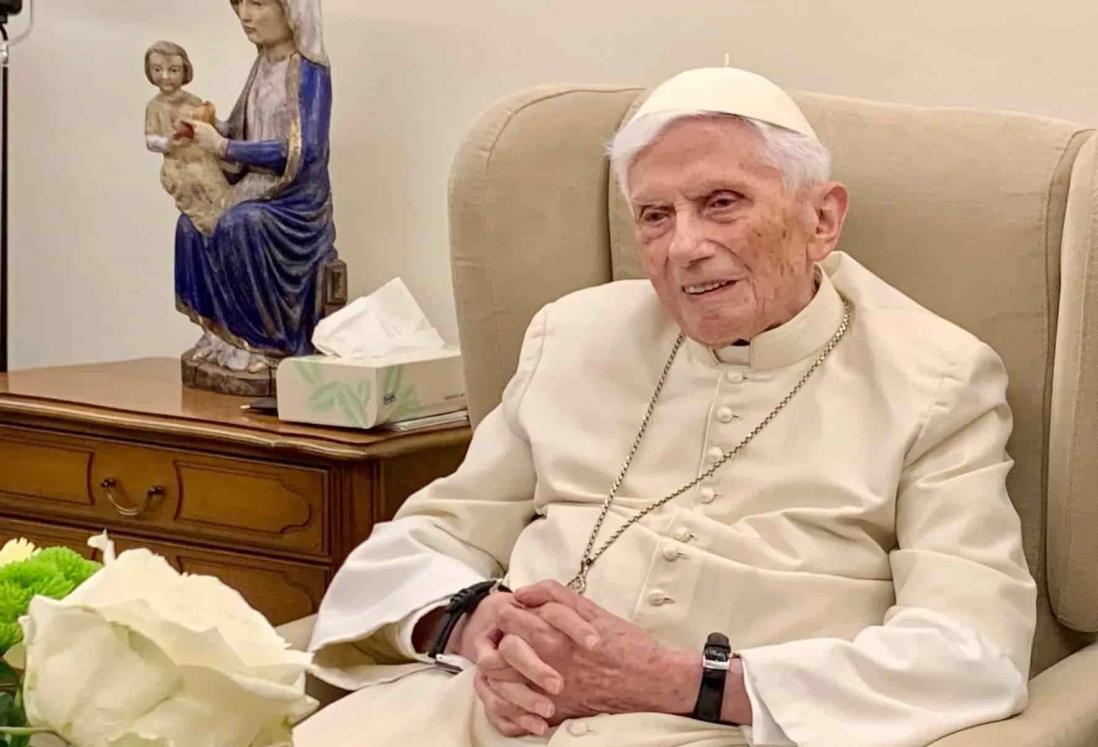 Benedicto XVI sigue grave, pero estable: médicos