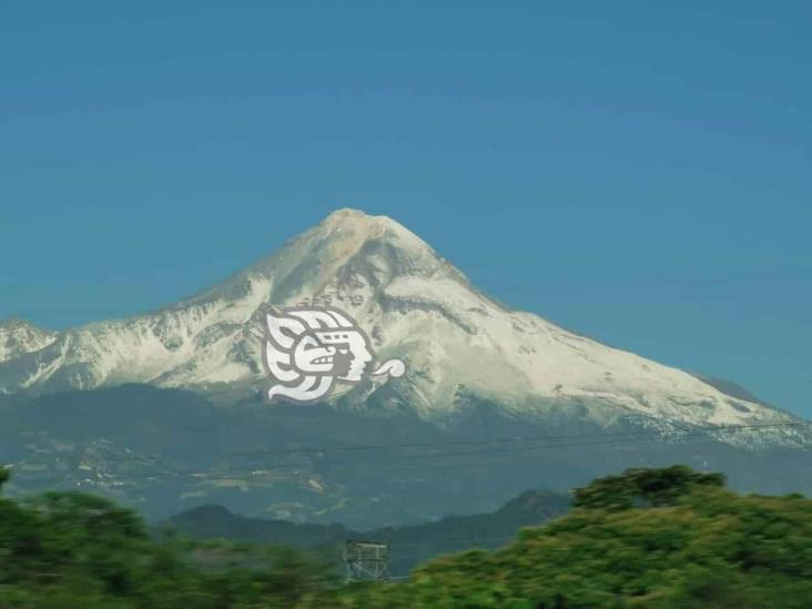 Durante su ascenso al volcán Pico de Orizaba, hombre sufre fractura