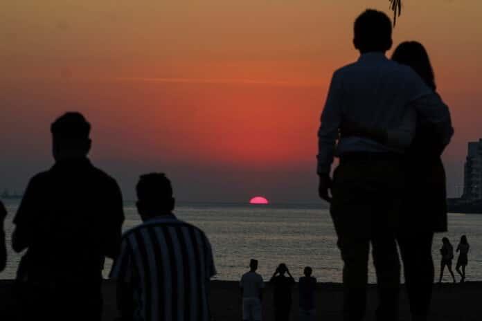 Amanecer de Año Nuevo en el bulevar, tradición de los jarochos