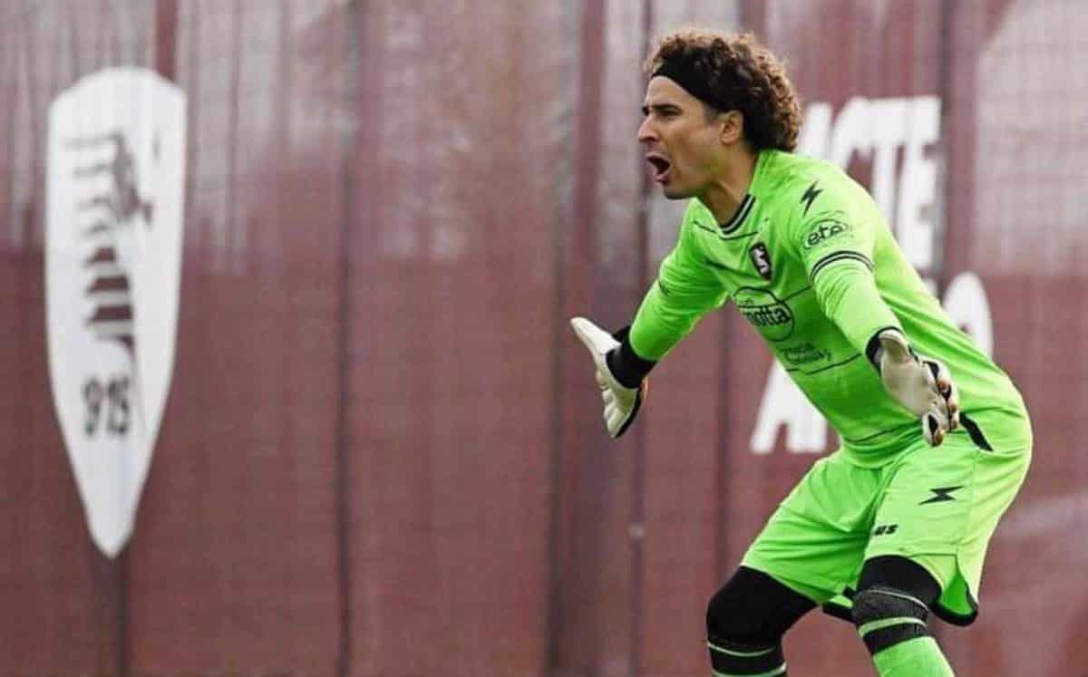 Ochoa debutó con el Salernitana en amistoso