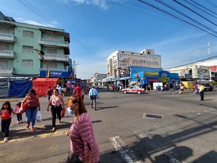 ¡Compras de última hora! Abarrotan mercados de Veracruz