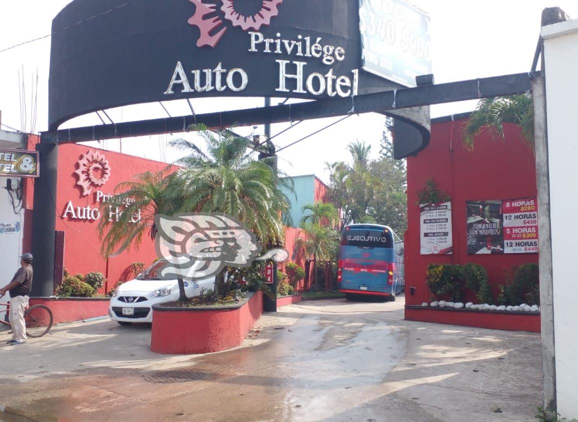 Atienden a hombre por posible sobredosis en motel de Coatzacoalcos (+Vídeo)