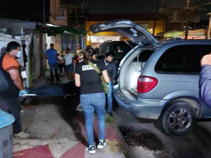 En callejón de Veracruz, hombre elige la puerta falsa