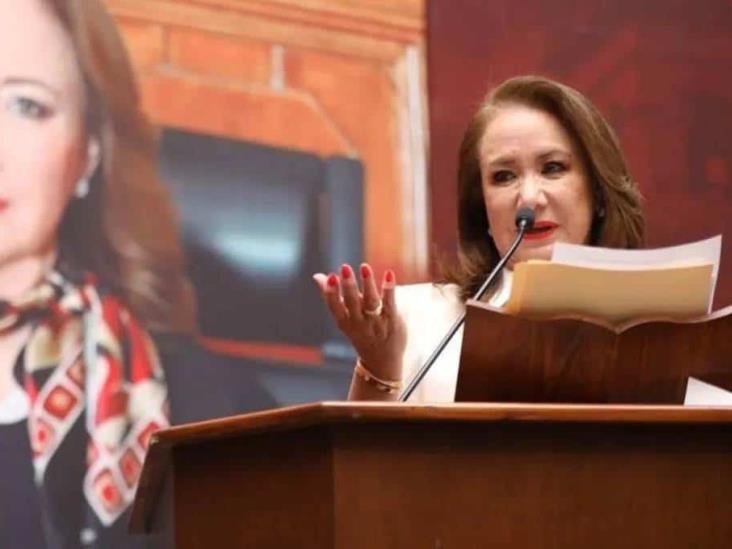 Yasmín Esquivel: Tesis original sería la sustentada en 1986, informa UNAM