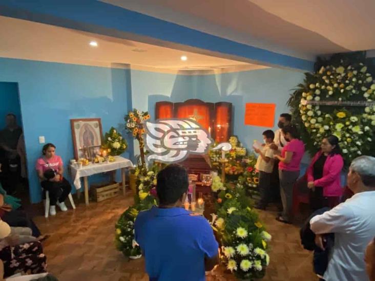Velan por segundo día al alcalde de Rafael Delgado, Isauro Tocohua