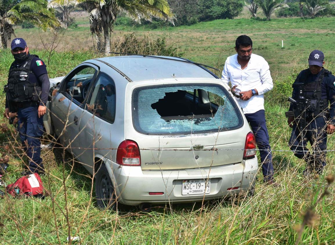 Vehículo chocó contra taxi de frente el camino a Las Barrillas.