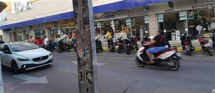 Fuerte movilización por conato de incendio en tienda departamental de Alvarado