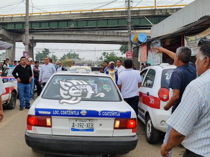 Protestan taxistas en Poza Rica para exigir aumento a la tarifa