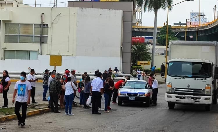 Protestan taxistas en Poza Rica para exigir aumento a la tarifa