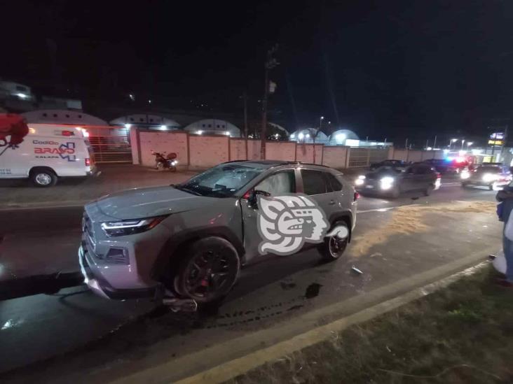 Se registra aparatosa volcadura en bulevar Xalapa-Banderilla