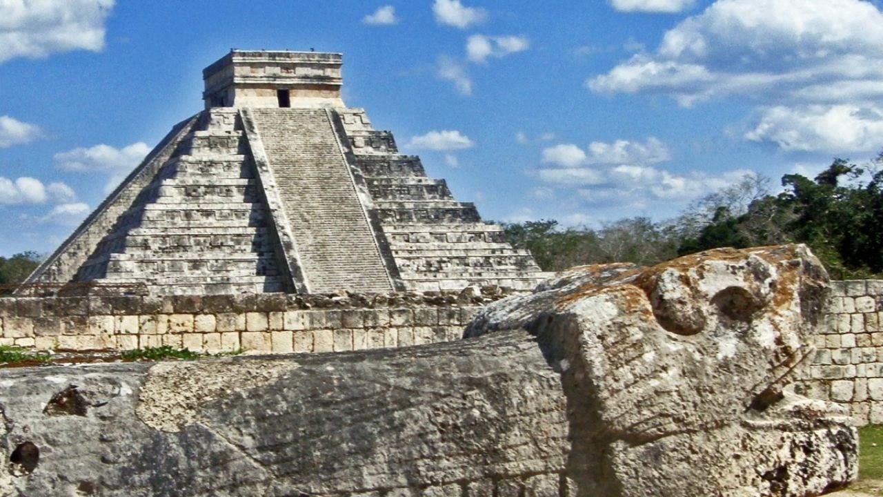 Protesta contra el INAH; piden destituir a director del Chichén Itzá