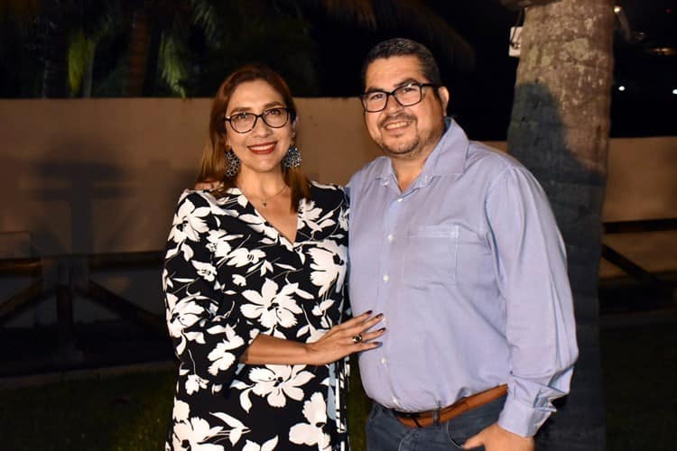 Ximena Cárdenas y Víctor Cruz fijan fecha a la boda