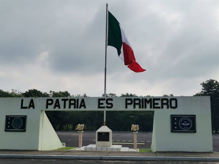 Jóvenes deben de acudir a entregar sus documentos del SMN