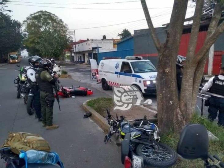 Dos motociclistas, heridos tras choque en colonia Rafael Lucio de Xalapa