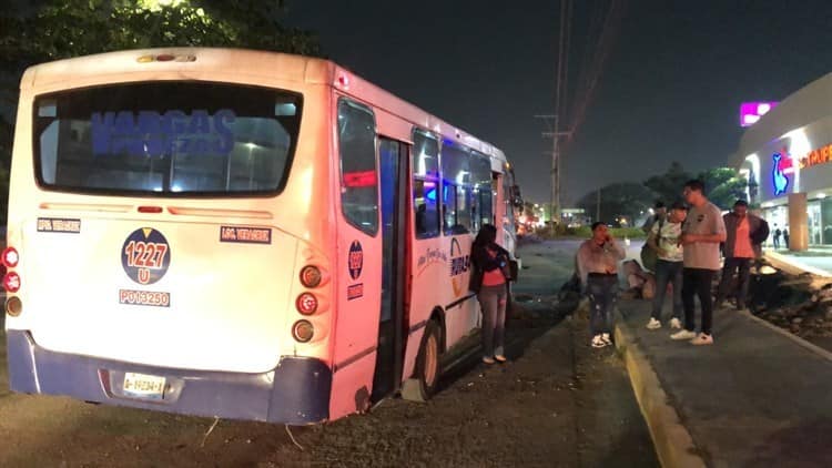 Chocan urbanos sobre la Veracruz-Xalapa; hay 10 heridos (+Video)