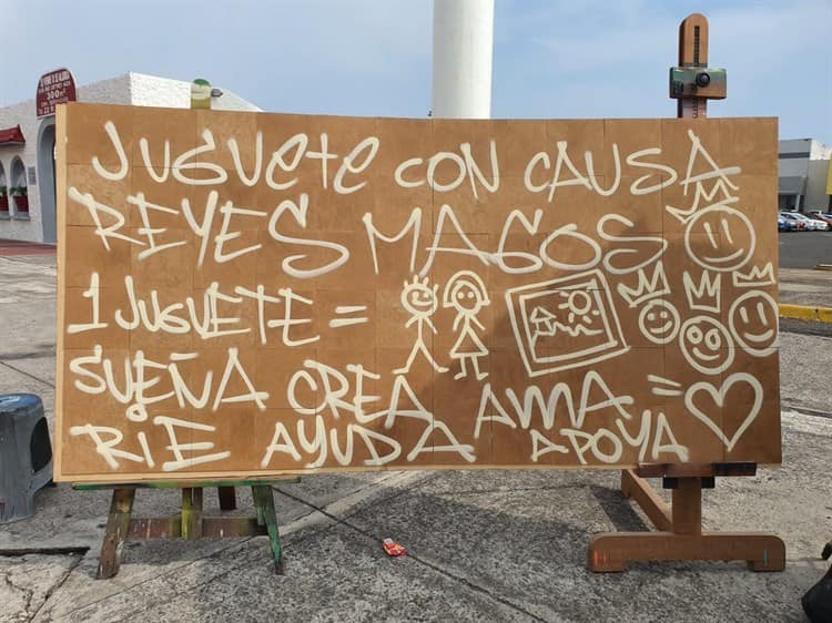 Arte a cambio de juguetes para niños de la calle en Boca del Río