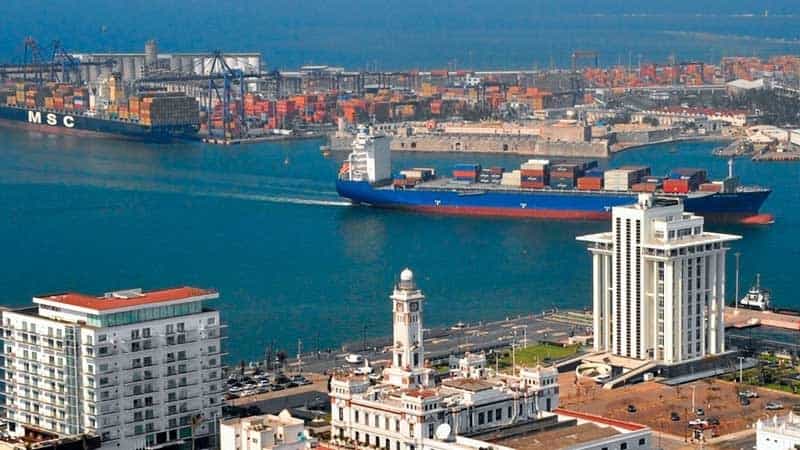 Puerto de Veracruz, primer lugar en movimiento de contenedores