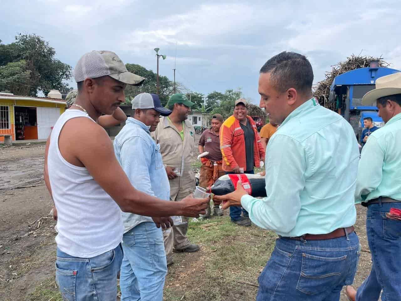 Líderes cañeros cumplen con acciones altruistas en Carlos A. Carrillo
