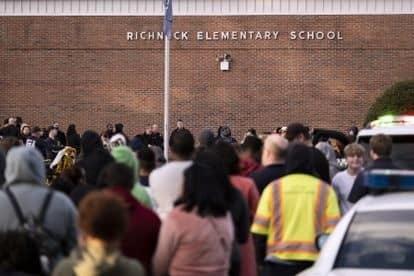 Niño balea a su maestra de primaria en escuela de Virginia, EU