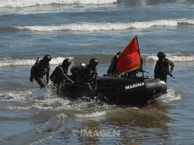 Semar realiza Operaciones Anfibias en playa de Boca del Río (+Video)