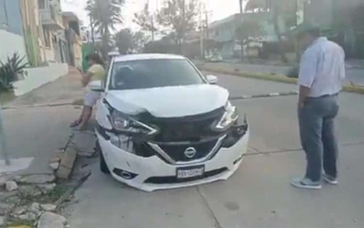 Cuantiosos daños deja céntrica colisión en Coatzacoalcos