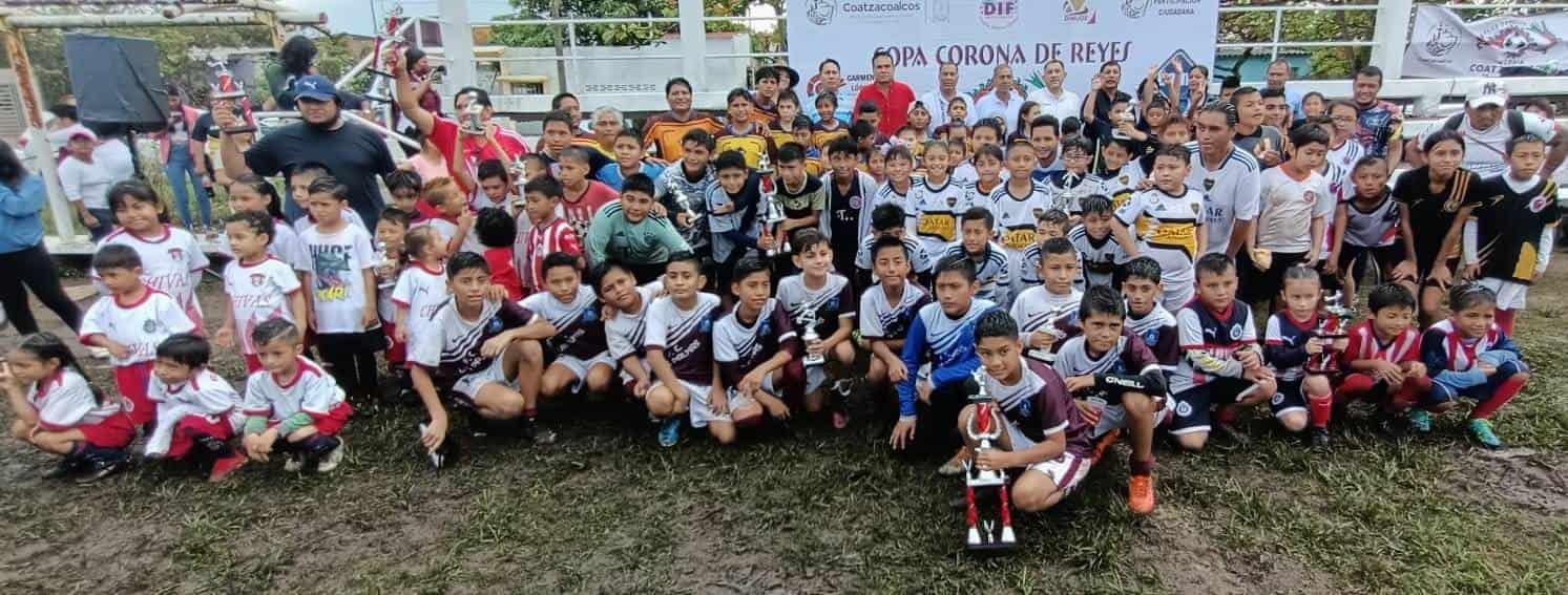 Finalizó con éxito la tradicional Corona de Reyes de la colonia Coatzacoalcos