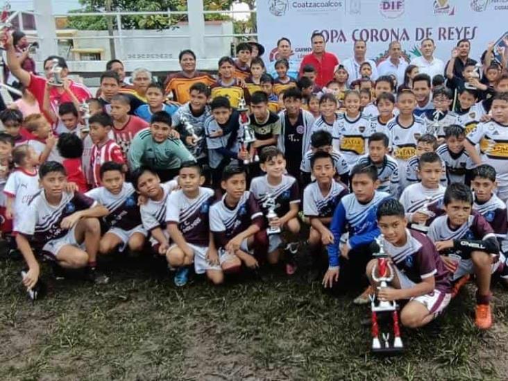 Finalizó con éxito la tradicional Corona de Reyes de la colonia Coatzacoalcos