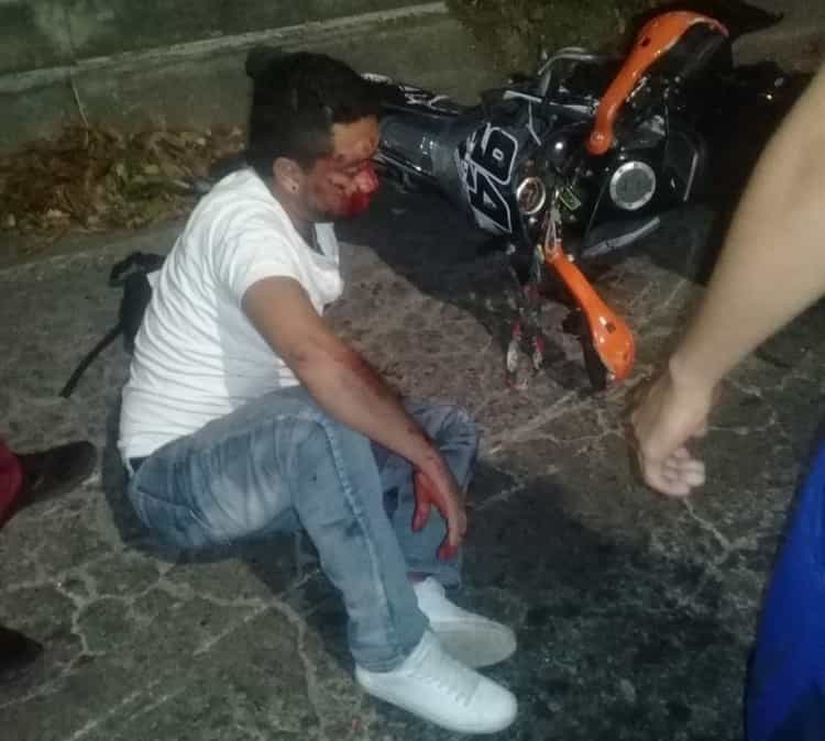 Motociclista herido del rostro tras derrapar en camino a Mata de Pita