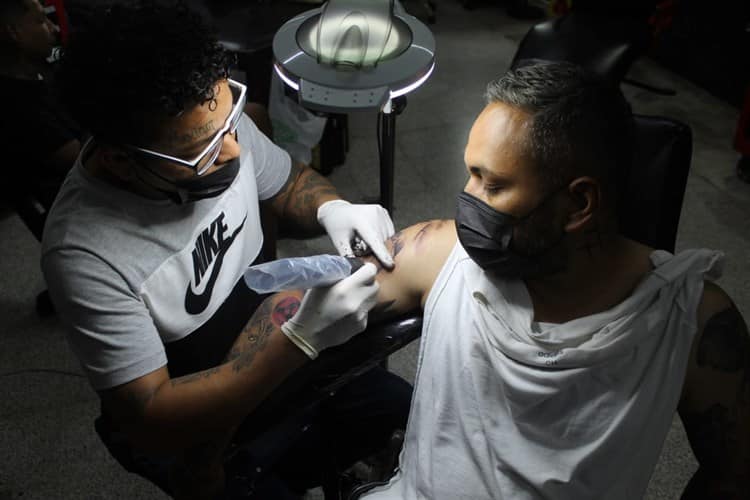 Irving Arturo Córdova, el tatuador de tatuadores en Veracruz