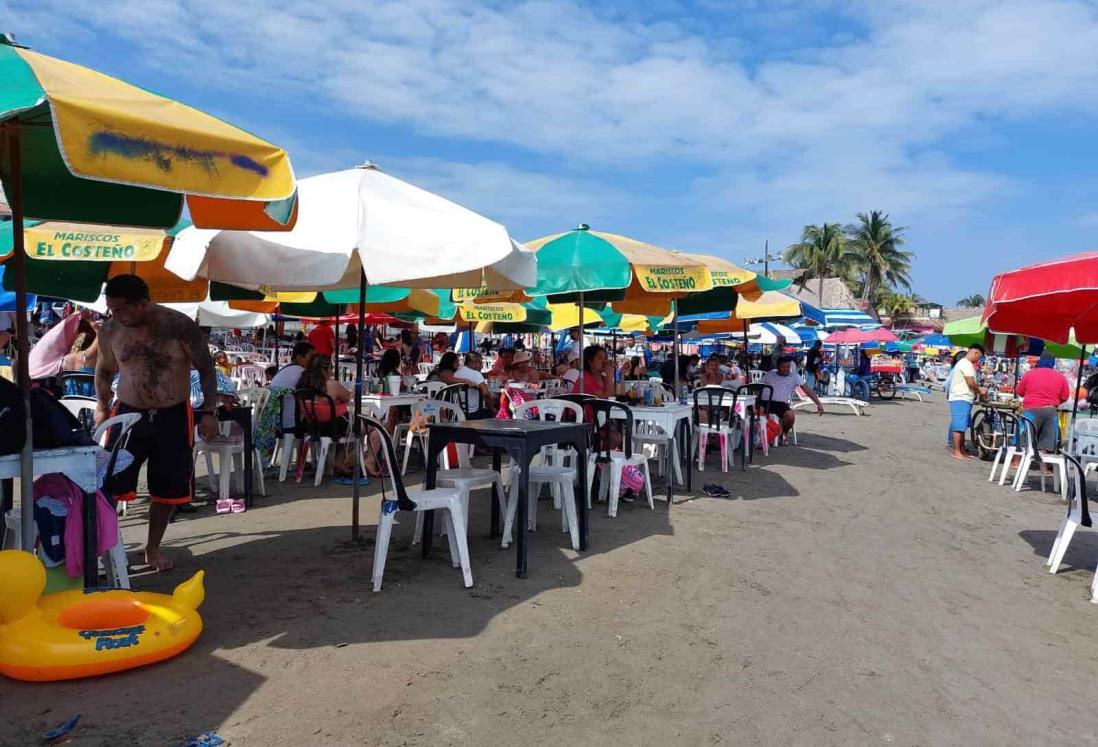 Afluencia moderada de bañistas en último día de vacaciones en Veracruz (+Video)