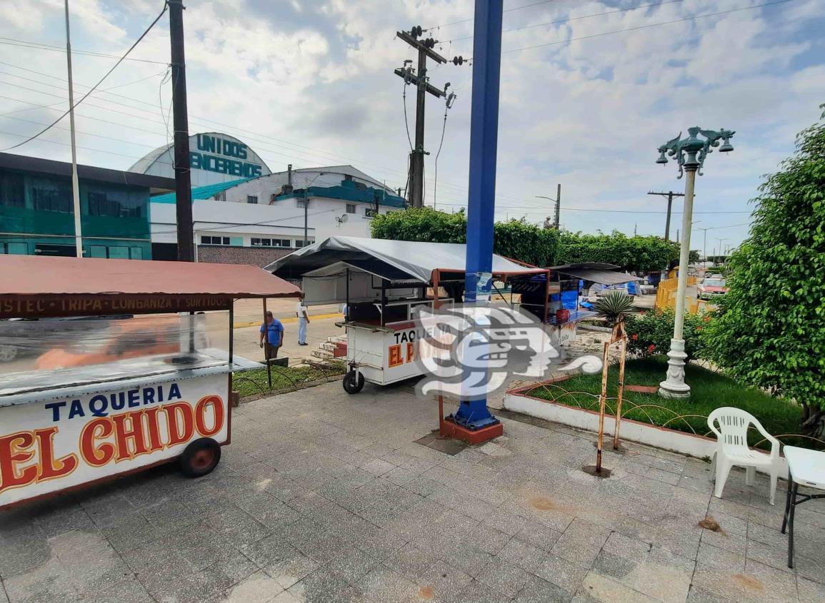 Reubican a vendedores por demolición y construcción del parque Libertad