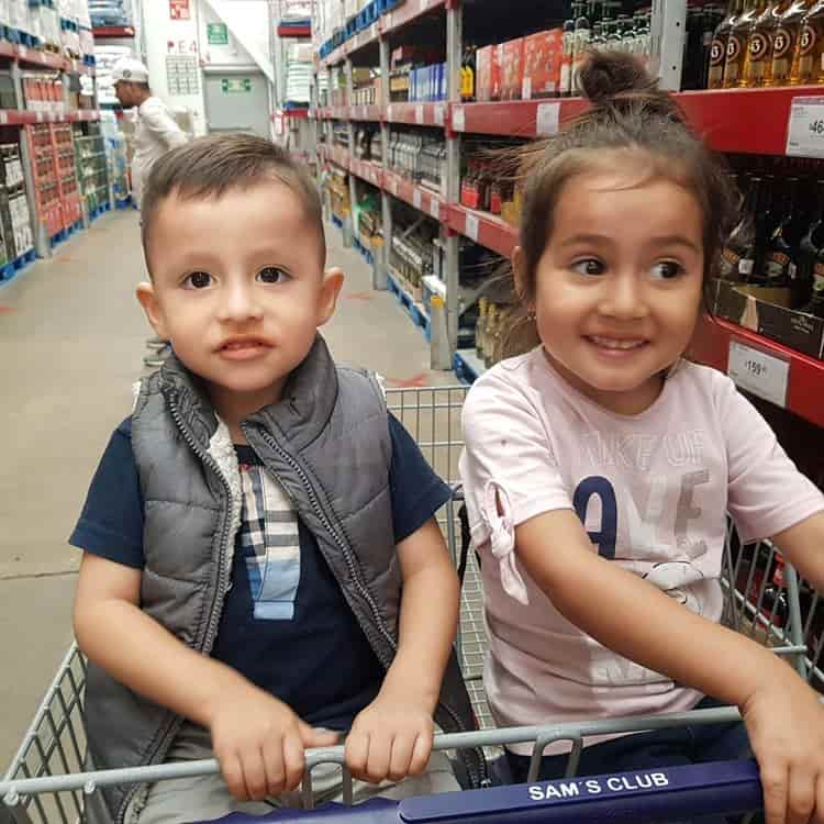 Los peques en su espera por los Reyes Magos