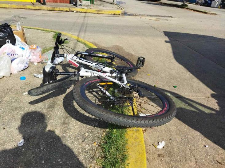 Ciclista chocó contra taxi en Villa Allende