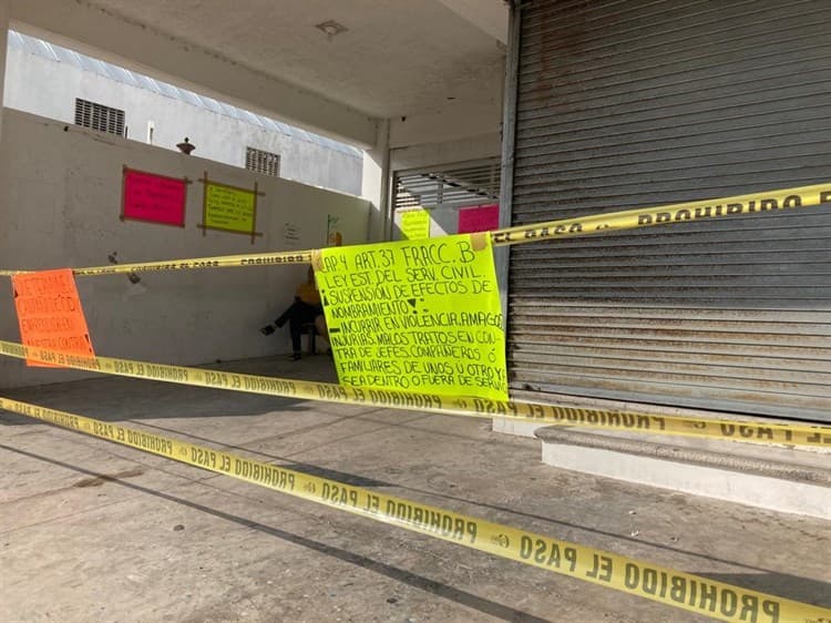 Se manifiestan trabajadores de la SEV, acusan presunto acoso laboral en delegación(+Video)