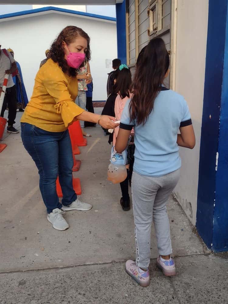 Regresan a clases más de 300 mil estudiantes de la región Veracruz (+Video)