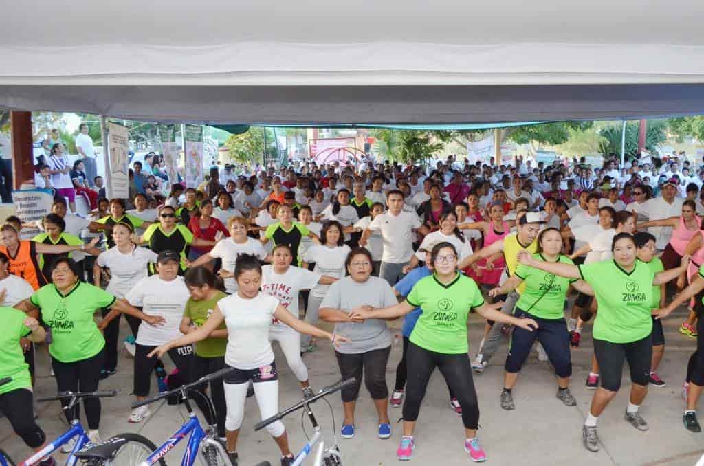 Invitan a mujeres a ejercitarse con zumba gratuita en Alvarado