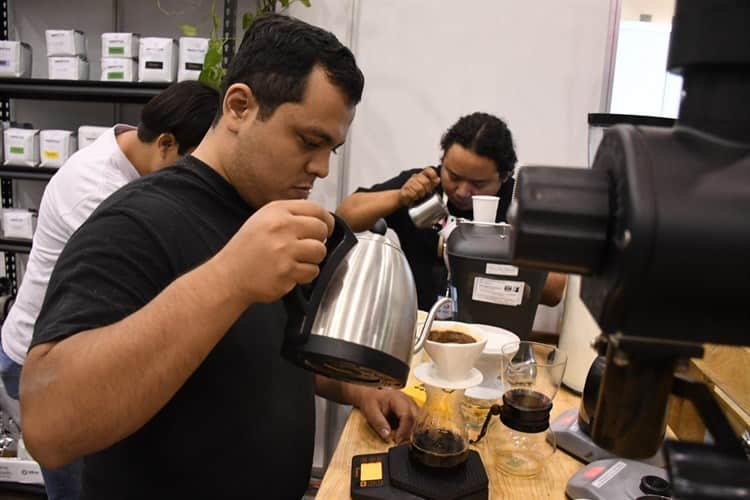 Barras especializadas de café de reemplazan a cafeterías tradicionales