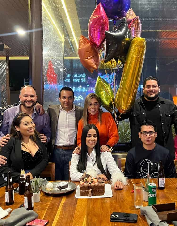 Lupita Oropeza celebra un año más de vida