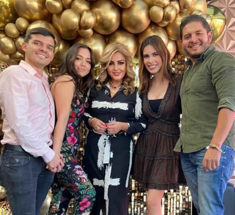 Marcela Domínguez celebra con su círculo más cercano