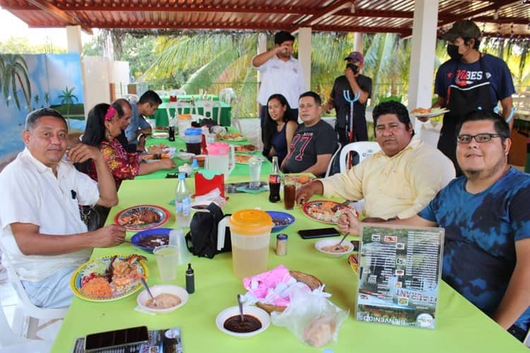 Festejan a periodistas en Úrsulo Galván