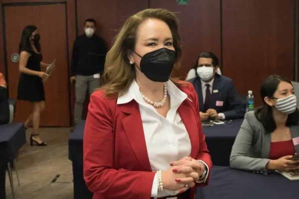 UNAM habría entregado a SEP documentación sobre tesis de Yasmín Esquivel