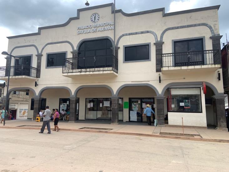 Trabajadores de Sayula de Alemán temen ser desalojados por la fuerza