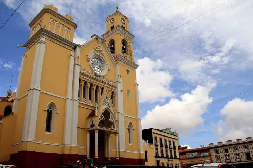 Cambian sacerdotes en 20 parroquias de Veracruz