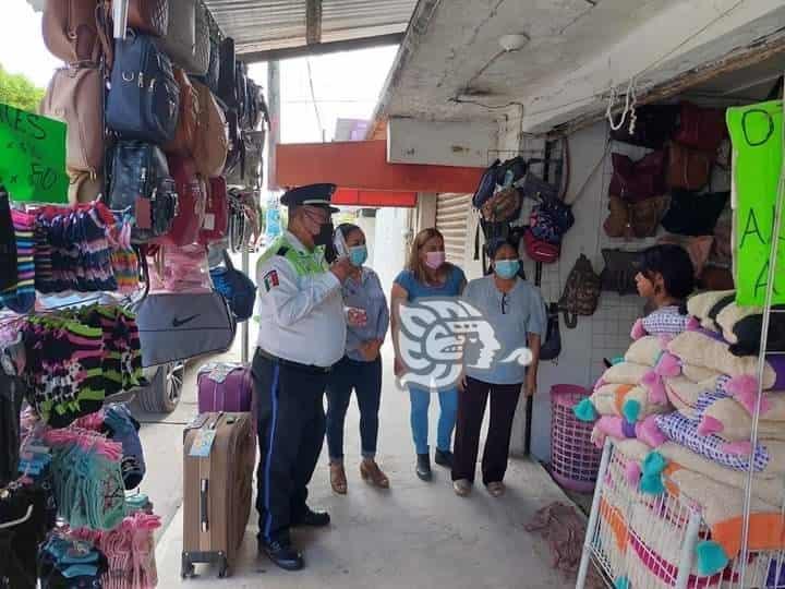 Pretenden mantener banquetas libres de ambulantaje