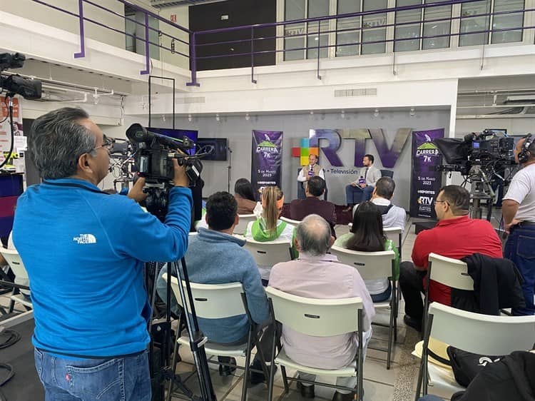 Presentan Carrera RTV 7K en la capital del Estado