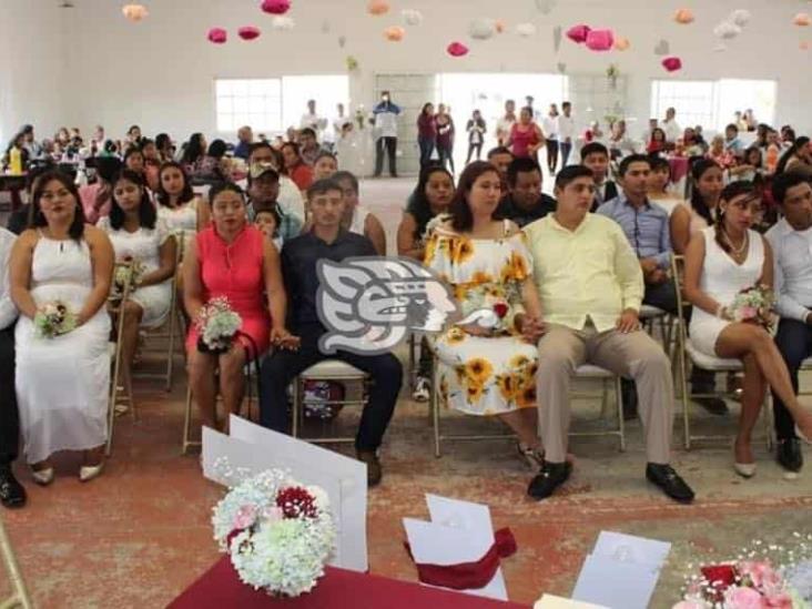 Invitan a parejas a contraer matrimonio en bodas colectivas