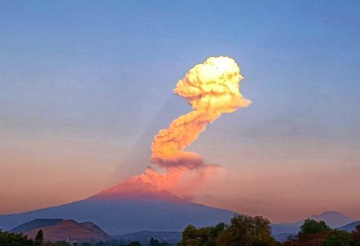 Se registran dos explosiones en el volcán Popocatépetl (+Video)